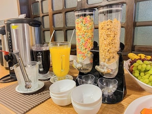 Free daily buffet breakfast  - Hotel Vandressen & Castro (Garuva)