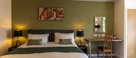 Superior kamer, 1 twee- of 2 eenpersoonsbedden, en-suite badkamer | Een laptopwerkplek, gratis wifi, beddengoed
