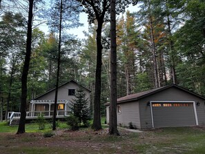 Exterior - Secord Lake Private Wooded Luxury Retreat (Alger)