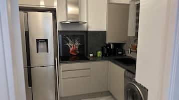 Apartment | Private kitchen | Fridge, microwave, oven, stovetop