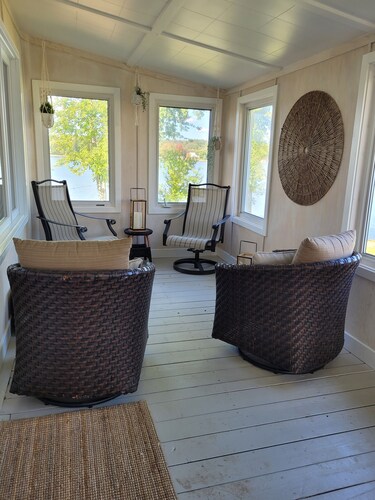 Private beach on the Ottawa river!