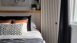 4 chambres, bureau, Wi-Fi gratuit, draps fournis