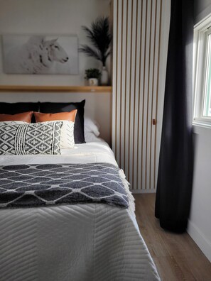 4 chambres, bureau, Wi-Fi gratuit, draps fournis