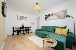 Apartamento, 2 quartos, sacada | Sala de estar