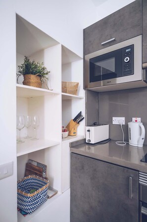 Fridge, microwave, oven, stovetop - 2-BR Gem in Gibraltar's Heart! (Gibraltar)