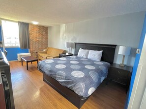 1 bedroom, WiFi, bed sheets - Hotel Room With King size Bed (Nashville)