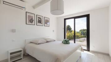 4 chambres, coffres-forts dans les chambres, lit parapluie, Wi-Fi