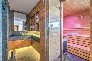 Family Villa, Multiple Bedrooms (Boutique Chalet Moritz) | Sauna