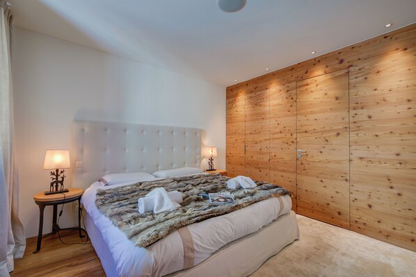 Familievilla, flere soverom (Boutique Chalet Moritz) | 6 soverom, skrivebord for bærbar PC og strykejern/-brett