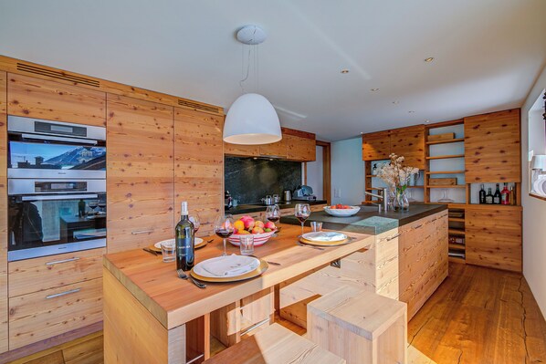 Family Villa, Multiple Bedrooms (Boutique Chalet Moritz) | Private kitchen