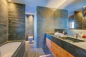 Family Villa, Multiple Bedrooms (Boutique Chalet Moritz) | Bathroom