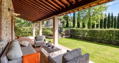 Villa Vittoriano - Tuscan Villa for 7 With Jacuzzi