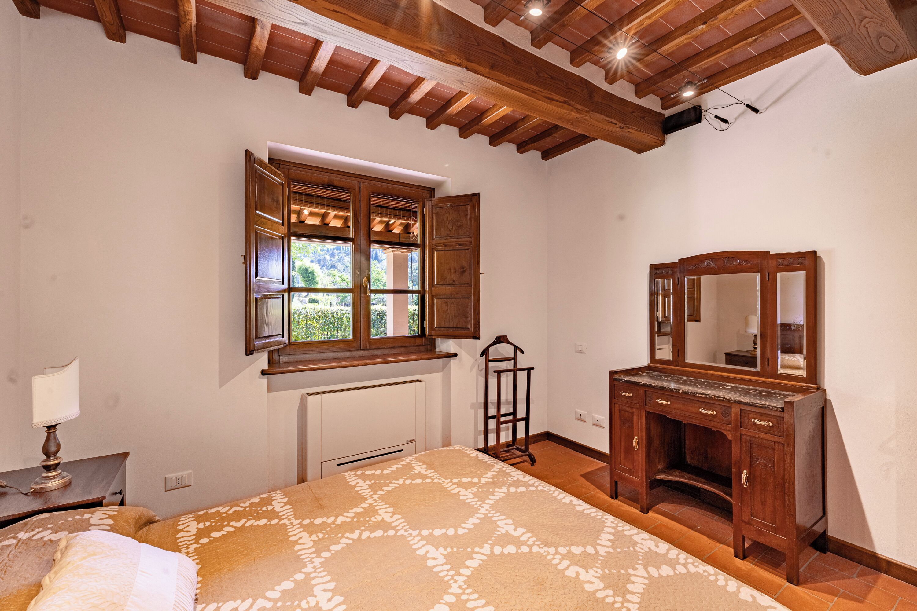 Villa Familiale, plusieurs chambres, côté montagne (Villa Vittoriano - Surrounded By) | 4 chambres, fer et planche à repasser, Wi-Fi gratuit, draps fournis