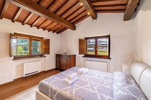 4 bedrooms, iron/ironing board, free WiFi, bed sheets - Villa Vittoriano - Surrounded By Nature (Camaiore)