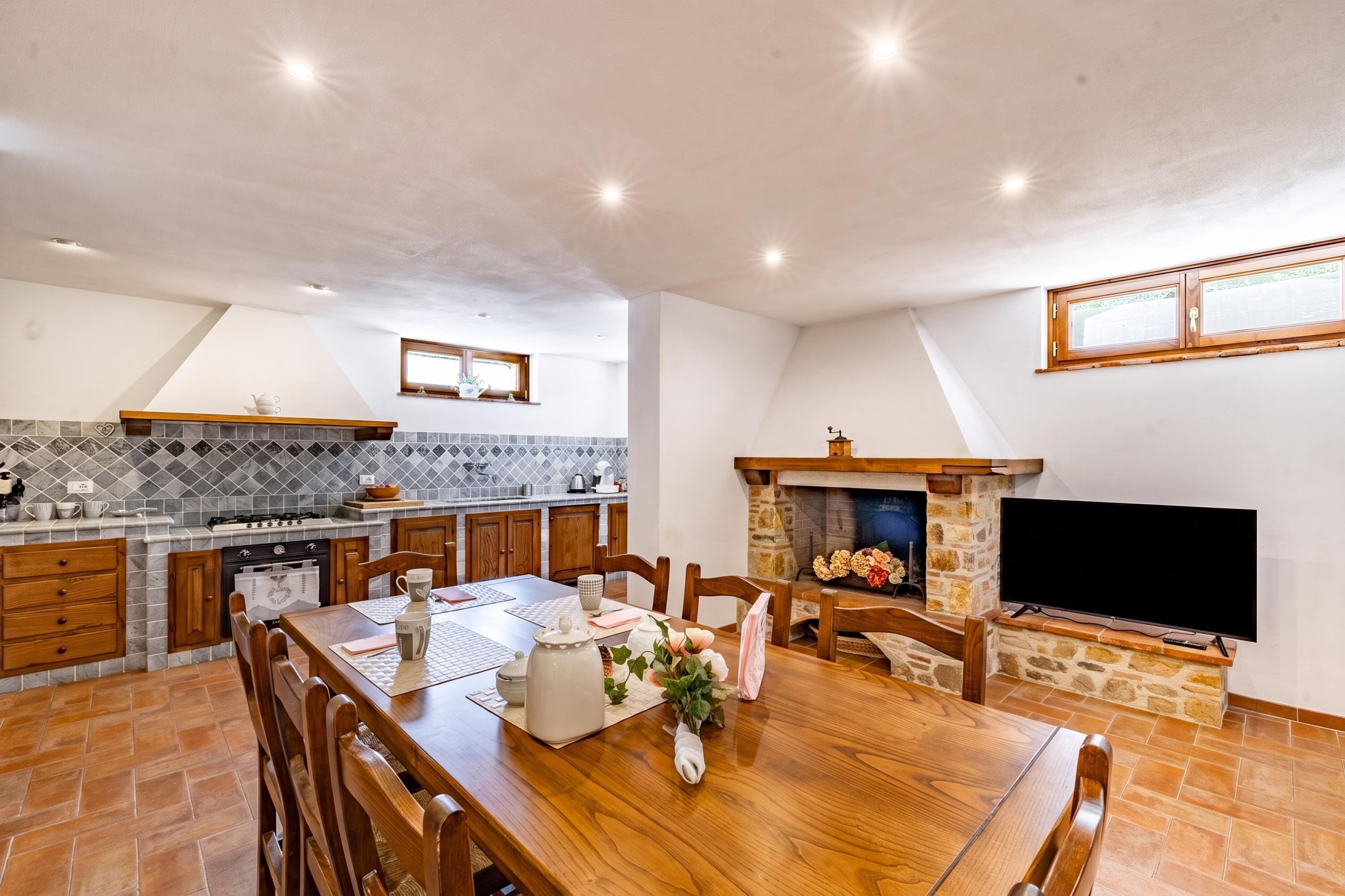 Familienvilla, 4 Schlafzimmer, Mikrowelle, Bergseite (Villa Vittoriano - Tuscan Villa for 7) | Speisen