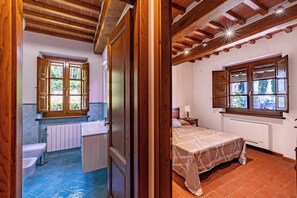 Family Villa, Multiple Bedrooms, Mountainside (Villa Vittoriano - Surrounded By) | 4 bedrooms, iron/ironing board, free WiFi, bed sheets - Villa Vittoriano - Surrounded By Nature (Camaiore)
