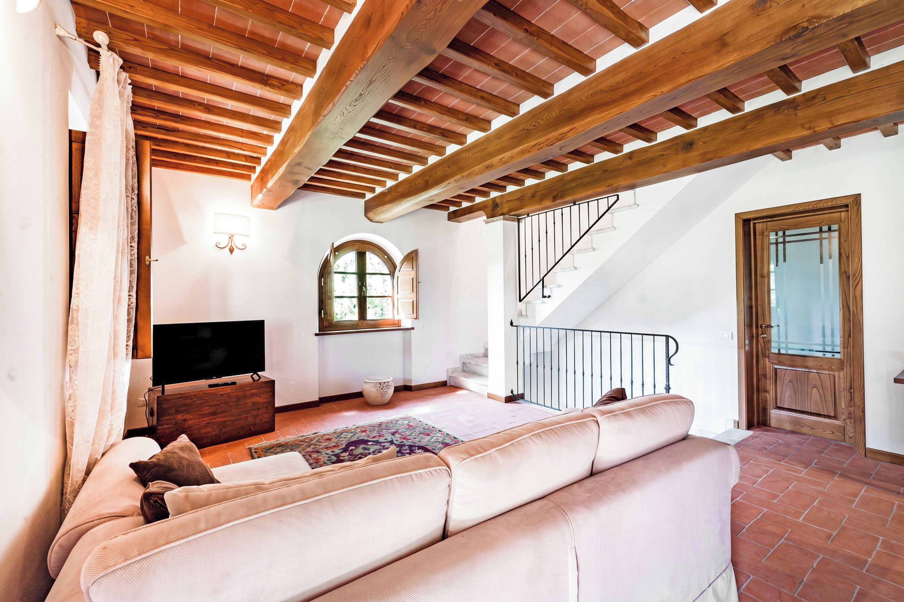 Familienvilla, 4 Schlafzimmer, Mikrowelle, Bergseite (Villa Vittoriano - Tuscan Villa for 7) | Wohnbereich | Flachbildfernseher