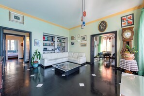 21-inch TV with cable channels - Genova Nervi Sea Front (Genoa)