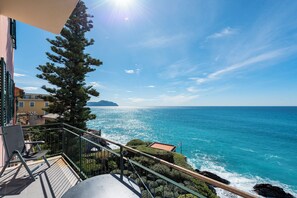 Familie appartement, 2 slaapkamers, uitzicht op zee (Genova Nervi Sea Front) | Uitzicht vanuit de kamer