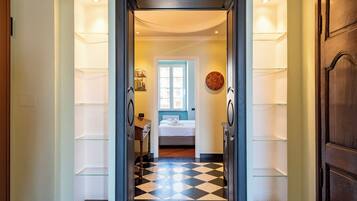 2 chambres, espace de travail pour ordinateur portable