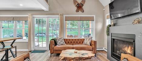 Smart-TV, peis, videospill og bøker