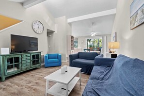 TV, fireplace, offices