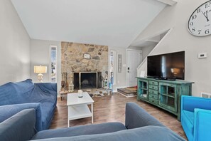 TV, peis og kontorer