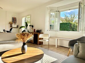 TV - Maison Comfortable 15 min de Paris (Houilles)