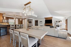 Interior - The Aspen Mountain Residences 51AB - 3 Bedroom Residence (Aspen)