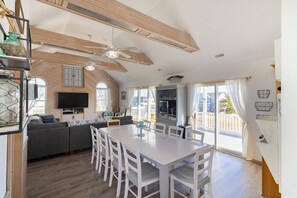 Smart TV, DVD player - Well-appointed Corolla beach house, just steps from the beach! (Corolla)