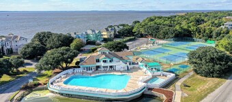 Tons of family entertainment options in the semi-soundfront Corolla home!