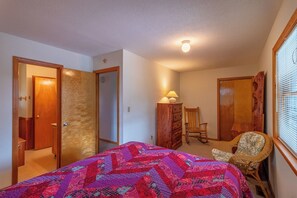 4 bedrooms, WiFi, bed sheets