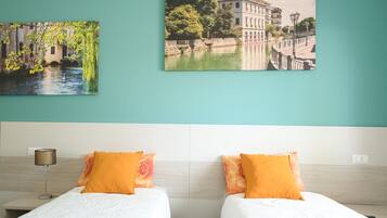 1 camera, una scrivania, Wi-Fi, lenzuola