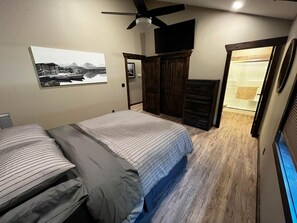 5 bedrooms, WiFi