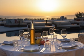 Breakfast, lunch and dinner served - Anandes Hotel (Mykonos)