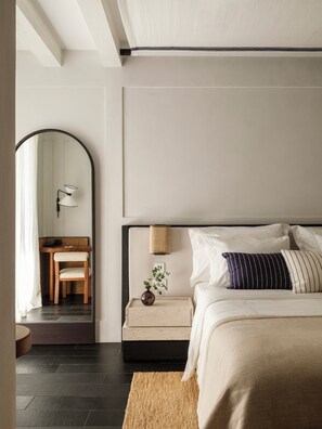 Anandes Suite with Sea View and Infinity Pool | Bathroom