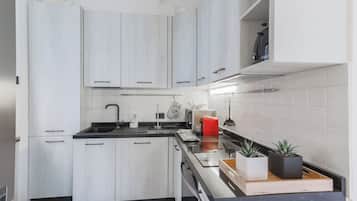 Căn hộ | Bếp riêng | Tủ lạnh, lò vi sóng, lò nướng, bếp nấu