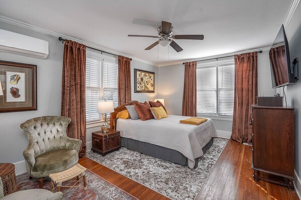 1 bedroom, travel crib, WiFi, bed sheets