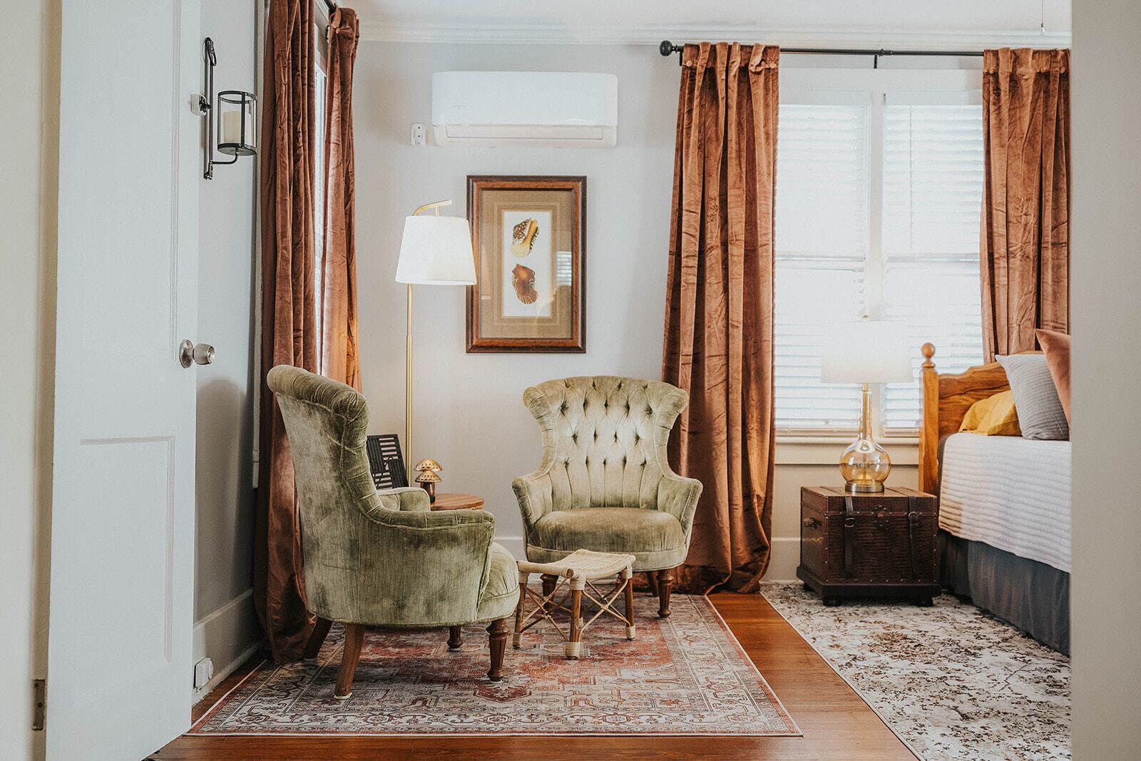 Savannah Vintage Haven - Thomas Square