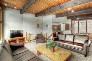 Smart TV, fireplace, ping pong