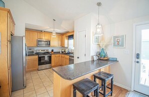 Fridge, microwave, oven, stovetop - Dog friendly On Island Outdoor Shower Family Fun! Golf Cart (for rent)! (Oak Island)