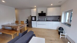 Private kitchen - 3! Neue Ferienwohnungen "zur Hofreite " mit Großer Spiel-und Liegewiese! (Mörlenbach)