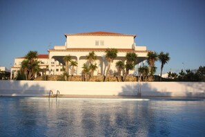 Outdoor pool - Utopia (Aljezur)