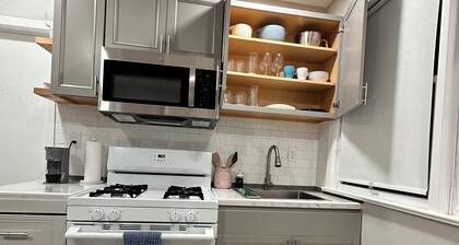 Modern Comfy 2 Bedroom Apartment