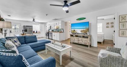 Private Pool! Hot Tub! Golf Cart! Bikes! Walk to Beach! Paddle Boards!