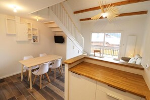 Dining - 300m from ski slopes, 3rd floor, balcony, ski locker, 50m², Les Gets (Les Gets)
