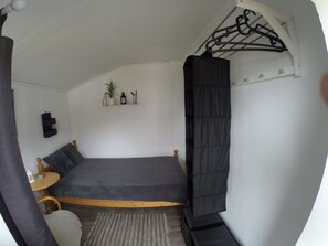 2 bedrooms, bed sheets