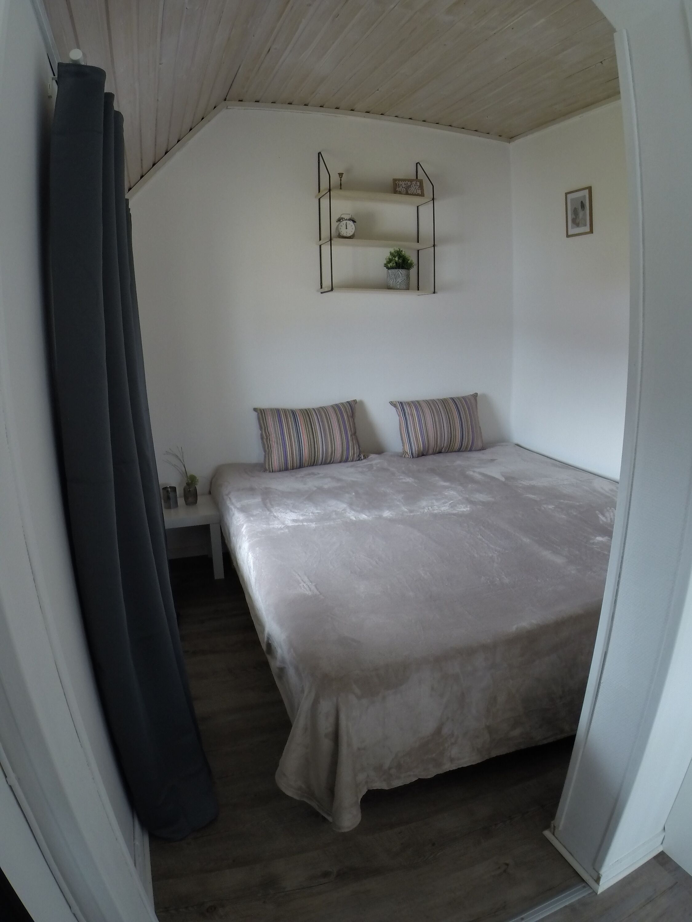 2 sovrum och sängkläder