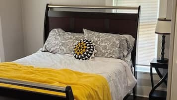 1 chambre, bureau, fer et planche à repasser, Wi-Fi