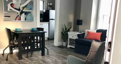 Lovely 2 bedroom rental unit in Historic District!